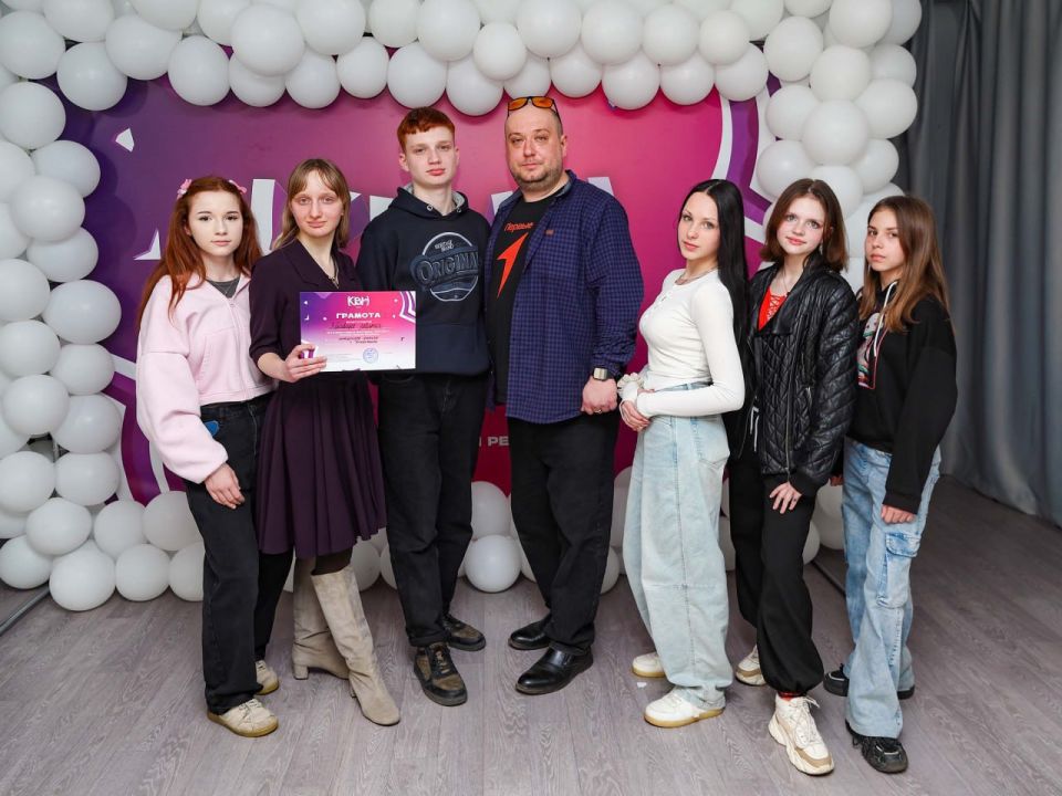 Юмор на высоте!. Значимым событием стал визит Врип главы Евгения Шаталина на финал муниципального этапа проекта КВН «Первые Луганской Народной Республики», который прошёл на базе ГБОУ ЛНР «РСКШИ „Хрусталик“» Юмор на высоте!. Значимым событием стал визит Врип главы Евгения Шаталина на финал муниципального этапа проекта КВН «Первые Луганской Народной Республики», который прошёл на базе ГБОУ ЛНР «РСКШИ „Хрусталик“»