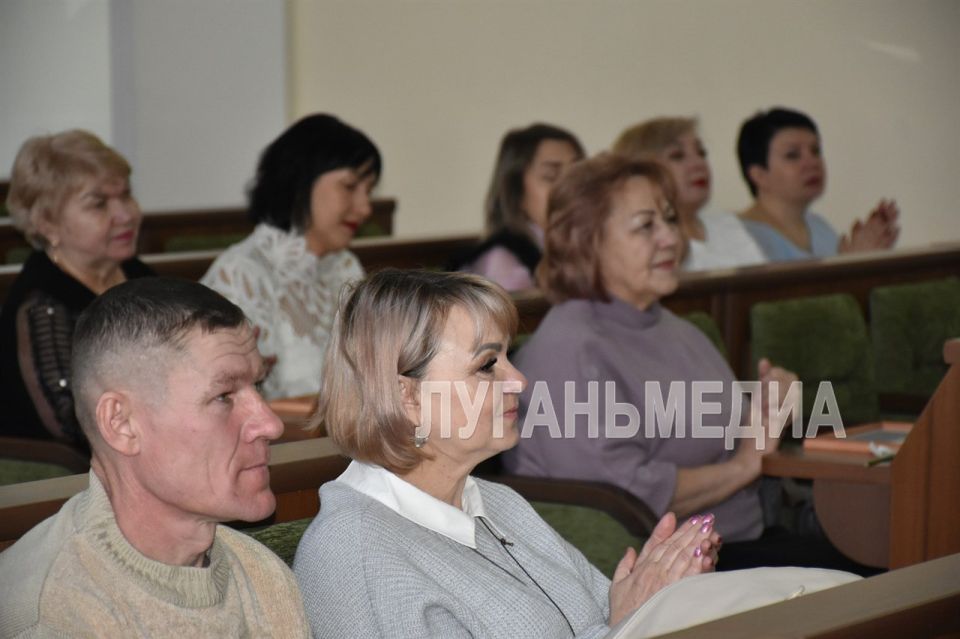 В Антраците отметили заслуги работников жилищно-коммунального хозяйства и бытового обслуживания В Антраците отметили заслуги работников жилищно-коммунального хозяйства и бытового обслуживания