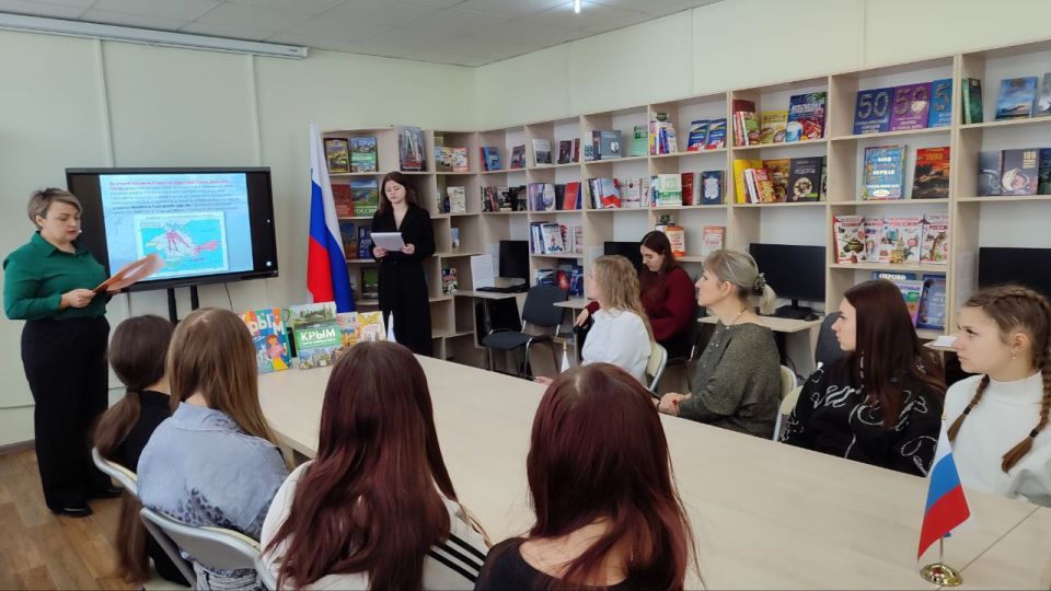 В модельной библиотеке МБУ «АГЦБС» прошла интеллектуальная игра «Путешествие по Крыму и России», приуроченная ко Дню воссоединения Крыма с Российской Федерацией В модельной библиотеке МБУ «АГЦБС» прошла интеллектуальная игра «Путешествие по Крыму и России», приуроченная ко Дню воссоединения Крыма с Российской Федерацией