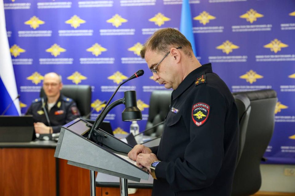 111Александр Корниенко провёл совещание с участием представителей кадровых подразделений территориальных ОВД 111Александр Корниенко провёл совещание с участием представителей кадровых подразделений территориальных ОВД
