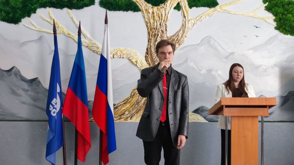 В Молодогвардейске поздравляли работников ЖКХ с профессиональным праздником В Молодогвардейске поздравляли работников ЖКХ с профессиональным праздником