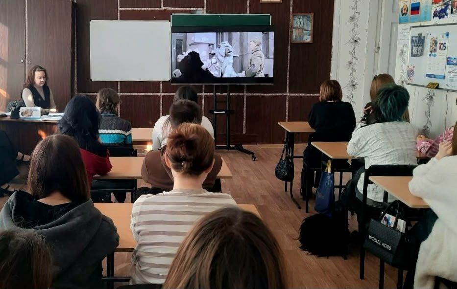 12 марта в Брянковском колледже (филиале ЛГПУ) состоялась важная встреча, посвящённая актуальной теме патриотического воспитания 12 марта в Брянковском колледже (филиале ЛГПУ) состоялась важная встреча, посвящённая актуальной теме патриотического воспитания