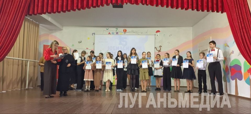 В Краснолучском округе выбрали лучших чтецов В Краснолучском округе выбрали лучших чтецов