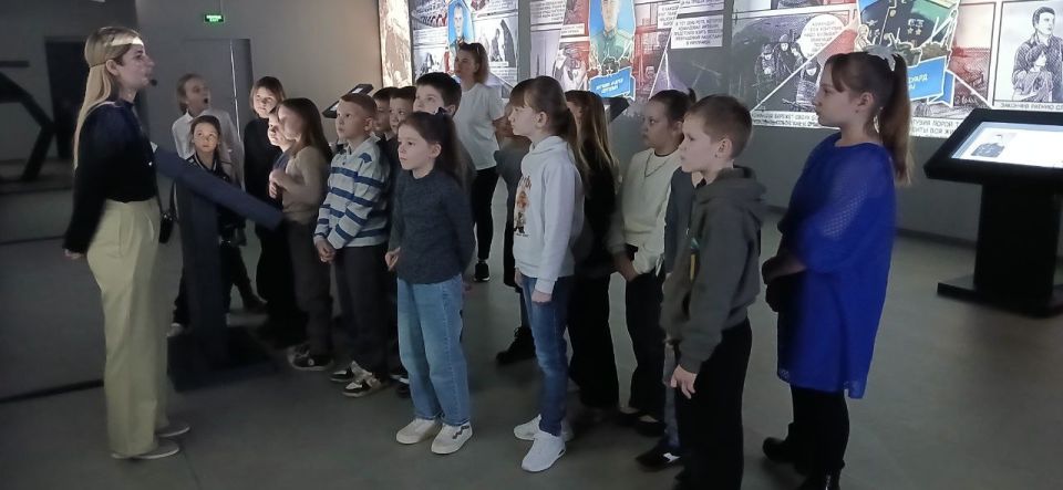Школьники Пархоменковского УВК № 30 посетили мультимедийный парк «Россия – моя история» Школьники Пархоменковского УВК № 30 посетили мультимедийный парк «Россия – моя история»