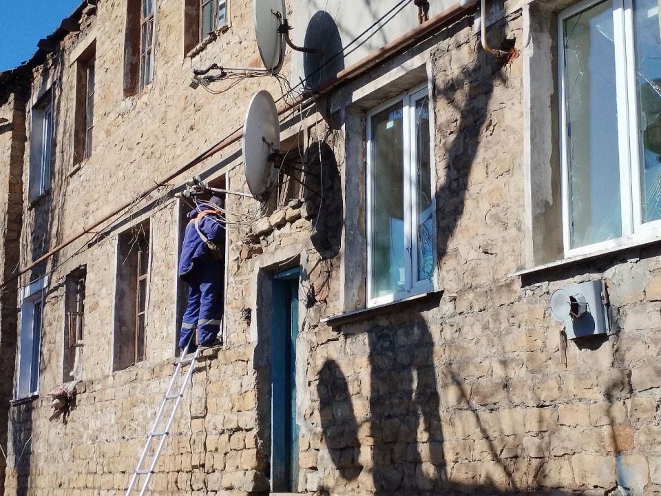 Виталий Михайлов: Вместе со специалистами обсудили ход ликвидации последствий удара БПЛА по жилому многоквартирному дому в Перевальске Виталий Михайлов: Вместе со специалистами обсудили ход ликвидации последствий удара БПЛА по жилому многоквартирному дому в Перевальске