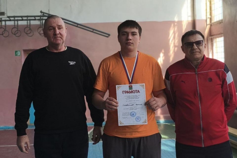 В Лутугинском колледже прошел турнир по настольному теннису «Быстрая ракетка» В Лутугинском колледже прошел турнир по настольному теннису «Быстрая ракетка»