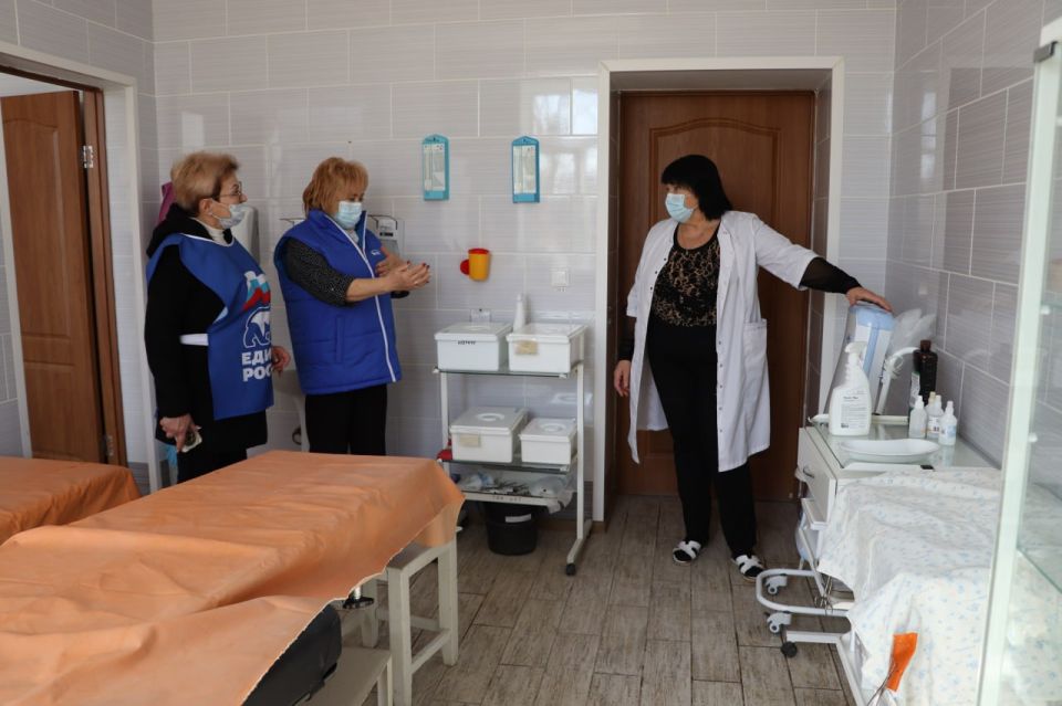 Единороссы ознакомились с ходом диспансеризации участников СВО и населения в Петровской больнице Единороссы ознакомились с ходом диспансеризации участников СВО и населения в Петровской больнице