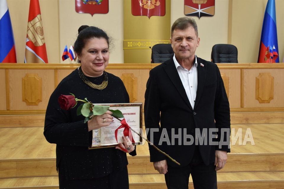 В преддверии профессионального праздника в Алчевске чествовали работников жилищно-коммунального хозяйства В преддверии профессионального праздника в Алчевске чествовали работников жилищно-коммунального хозяйства