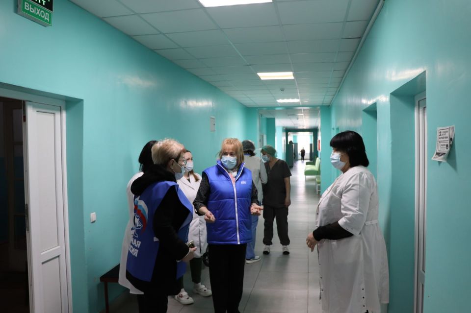 Единороссы ознакомились с ходом диспансеризации участников СВО и населения в Петровской больнице Единороссы ознакомились с ходом диспансеризации участников СВО и населения в Петровской больнице