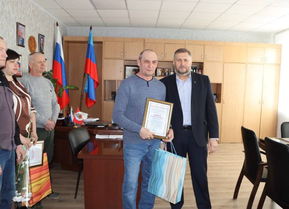 Евгений Бондарь: Чествуем тех, кто создаёт комфорт и уют в нашем округе Евгений Бондарь: Чествуем тех, кто создаёт комфорт и уют в нашем округе