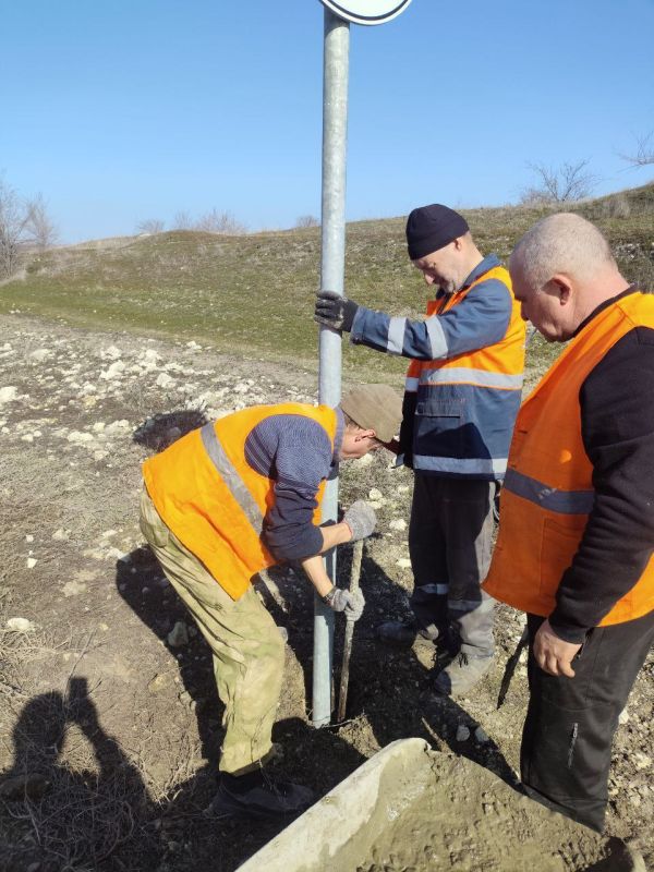 На автомагистралях региона продолжается плановое обновление дорожных знаков и разметки пешеходных переходов На автомагистралях региона продолжается плановое обновление дорожных знаков и разметки пешеходных переходов