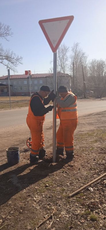 На автомагистралях региона продолжается плановое обновление дорожных знаков и разметки пешеходных переходов На автомагистралях региона продолжается плановое обновление дорожных знаков и разметки пешеходных переходов