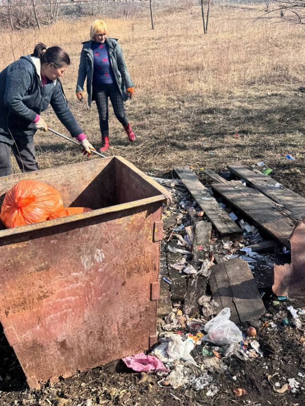 13 марта в пгт Дзержинский прошли работы по благоустройству территории ул. Герцена в районе Ровеньковского ясли-сада комбинированного вида «Тополек» 13 марта в пгт Дзержинский прошли работы по благоустройству территории ул. Герцена в районе Ровеньковского ясли-сада комбинированного вида «Тополек»