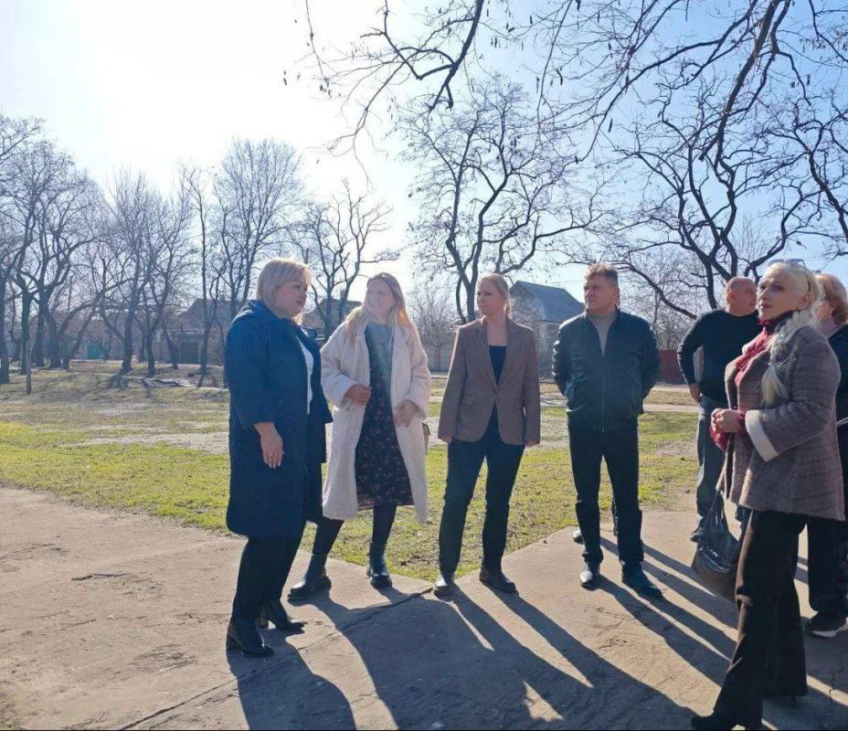 Председатель Совета городского округа город Алчевск Роман Лысенко принял участие в мероприятии с участием первого заместителя руководителя Администрации главы ЛНР Анной Росляковой, которая прибыла в Алчевск с рабочим визитом Председатель Совета городского округа город Алчевск Роман Лысенко принял участие в мероприятии с участием первого заместителя руководителя Администрации главы ЛНР Анной Росляковой, которая прибыла в Алчевск с рабочим визитом