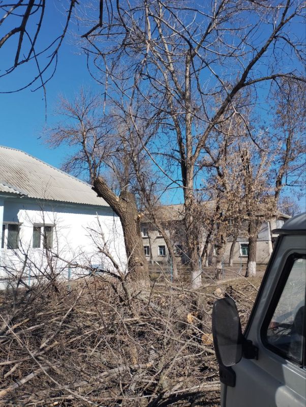 В рамках соглашения о сотрудничестве между Курганской областью и Краснодонским округом аварийная бригада электриков шефа-региона АО «СУЭНКО» «Западные электрические сети» из Кургана активно трудится на Краснодонщине В рамках соглашения о сотрудничестве между Курганской областью и Краснодонским округом аварийная бригада электриков шефа-региона АО «СУЭНКО» «Западные электрические сети» из Кургана активно трудится на Краснодонщине