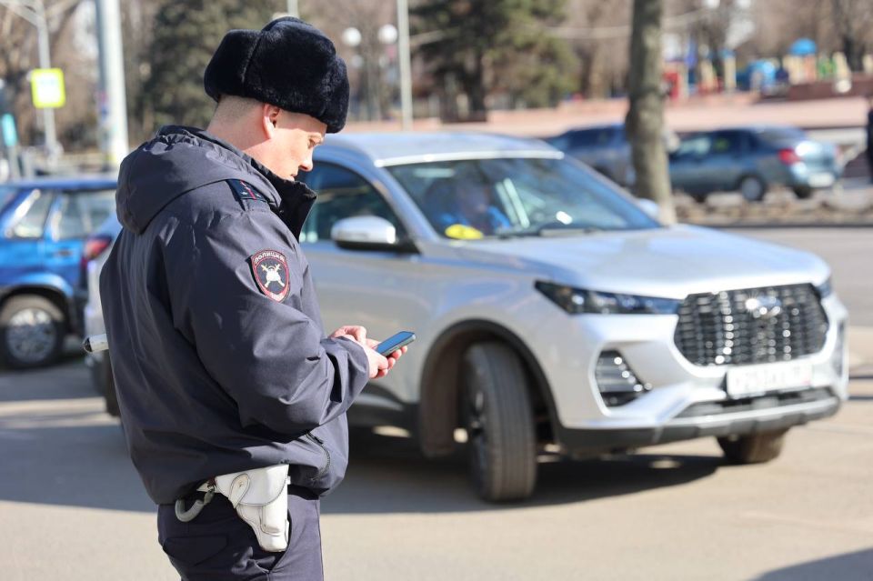 111111 Госавтоинспекторы в столице ЛНР провели рейд по выявлению нарушителей правил остановки и стоянки авто 111111 Госавтоинспекторы в столице ЛНР провели рейд по выявлению нарушителей правил остановки и стоянки авто