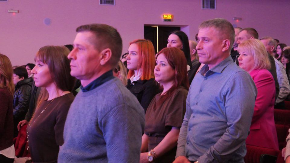 Яна Пащенко: В ДК им. Ленина состоялось торжественное мероприятие, посвященное Дню работника жилищно-коммунального хозяйства и бытового обслуживания населения Яна Пащенко: В ДК им. Ленина состоялось торжественное мероприятие, посвященное Дню работника жилищно-коммунального хозяйства и бытового обслуживания населения