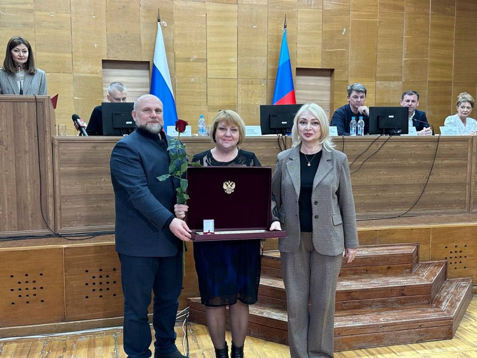 Наталия Пащенко: В Луганске состоялось торжественное награждение медицинских работников Республики Наталия Пащенко: В Луганске состоялось торжественное награждение медицинских работников Республики