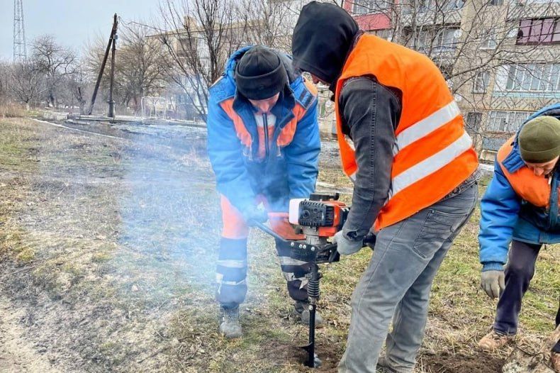 На автомагистралях региона продолжается плановое обновление дорожных знаков и разметки пешеходных переходов На автомагистралях региона продолжается плановое обновление дорожных знаков и разметки пешеходных переходов