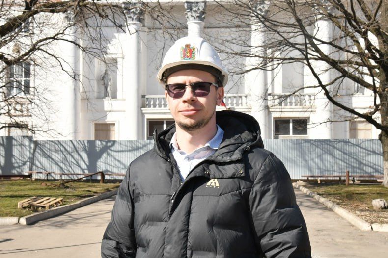 Красноярский край продолжает восстановительные работы в Комсомольском поселковом клубе Красноярский край продолжает восстановительные работы в Комсомольском поселковом клубе