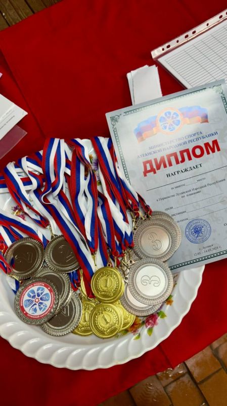 Наши пловцы – красавцы!. В городе Луганске с 12 по 14 марта проходило «Первенство Луганской Народной Республики по плаванию» Наши пловцы – красавцы!. В городе Луганске с 12 по 14 марта проходило «Первенство Луганской Народной Республики по плаванию»