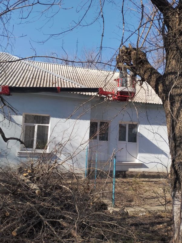 В рамках соглашения о сотрудничестве между Курганской областью и Краснодонским округом аварийная бригада электриков шефа-региона АО «СУЭНКО» «Западные электрические сети» из Кургана активно трудится на Краснодонщине В рамках соглашения о сотрудничестве между Курганской областью и Краснодонским округом аварийная бригада электриков шефа-региона АО «СУЭНКО» «Западные электрические сети» из Кургана активно трудится на Краснодонщине