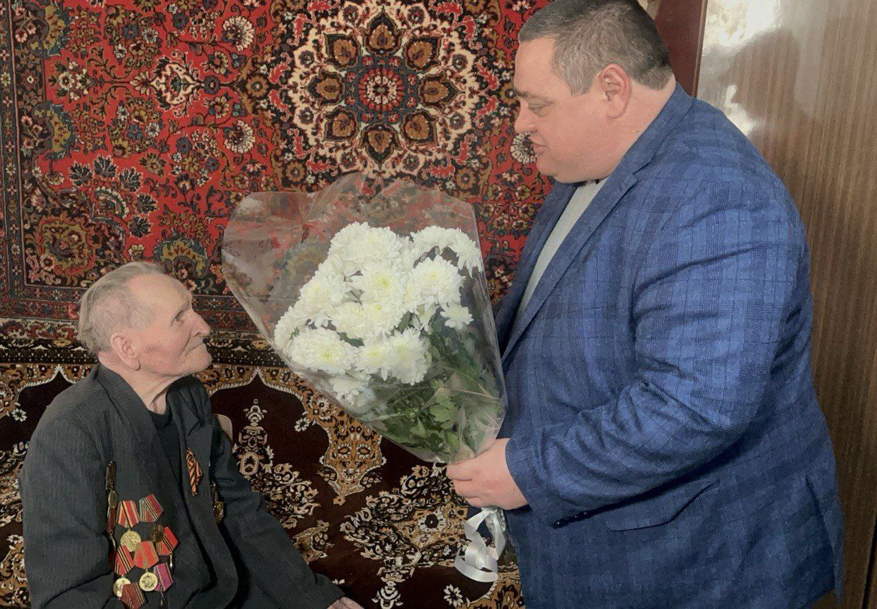 Уходят наши ветераны…. Памяти Николая Автономовича Медведева С глубокой скорбью и болью в сердце сообщаем о кончине ветерана Великой Отечественной войны, Почетного гражданина городского округа город Ровеньки, Николая... Уходят наши ветераны…. Памяти Николая Автономовича Медведева С глубокой скорбью и болью в сердце сообщаем о кончине ветерана Великой Отечественной войны, Почетного гражданина городского округа город Ровеньки, Николая...