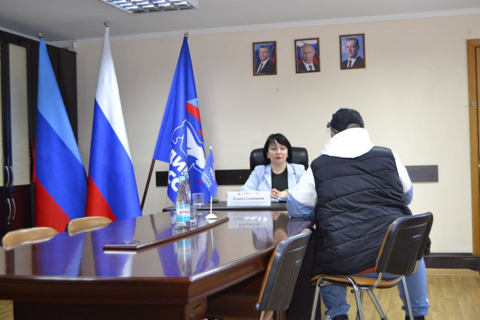 В Свердловской местной общественной приёмной «Единой России» продолжаются приемы граждан В Свердловской местной общественной приёмной «Единой России» продолжаются приемы граждан