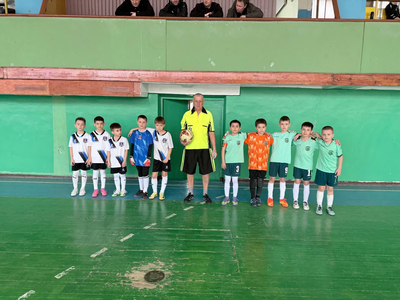 Сегодня в Краснодоне прошел открытый турнир по мини-футболу «Краснодон CUP», в котором приняли участие команды, состоящие из спортсменов 2017 года рождения Сегодня в Краснодоне прошел открытый турнир по мини-футболу «Краснодон CUP», в котором приняли участие команды, состоящие из спортсменов 2017 года рождения