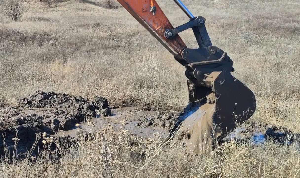 Аварийная бригада компании «ТюменьБурСтрой» шефа-региона Тюменской области и специалисты Краснодонского департамента филиала ГУП ЛНР «Лугансквода» ежедневно выезжают на места для оперативного ремонта порывов на водопроводных... Аварийная бригада компании «ТюменьБурСтрой» шефа-региона Тюменской области и специалисты Краснодонского департамента филиала ГУП ЛНР «Лугансквода» ежедневно выезжают на места для оперативного ремонта порывов на водопроводных...