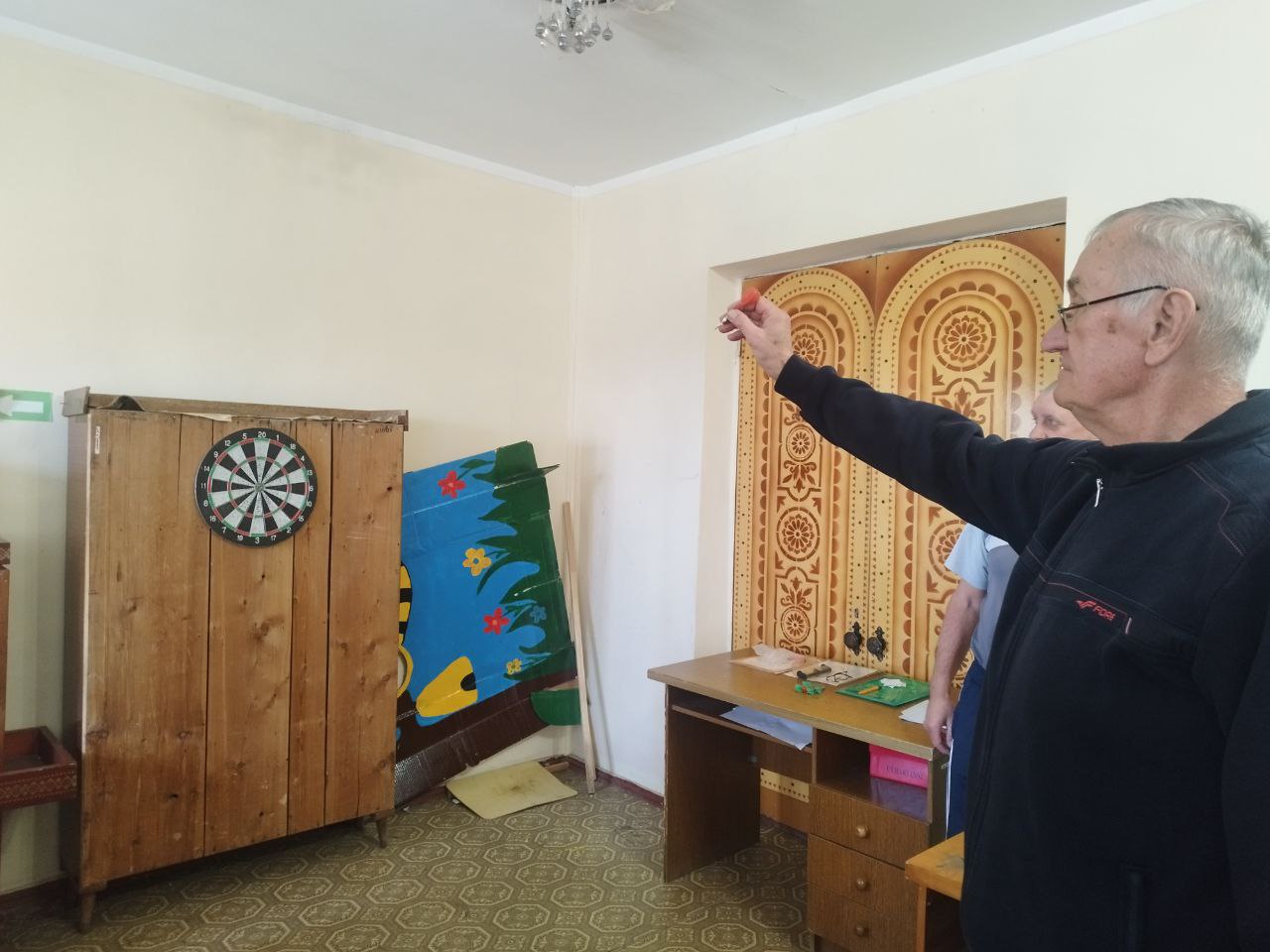 В поселке Краснодон состоялся турнир по дартсу среди мужчин старшего поколения В поселке Краснодон состоялся турнир по дартсу среди мужчин старшего поколения
