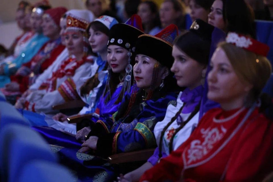 Дарья Лантратова: Активные женщины по всей стране готовят свои предложения в программу «Единой России» Дарья Лантратова: Активные женщины по всей стране готовят свои предложения в программу «Единой России»