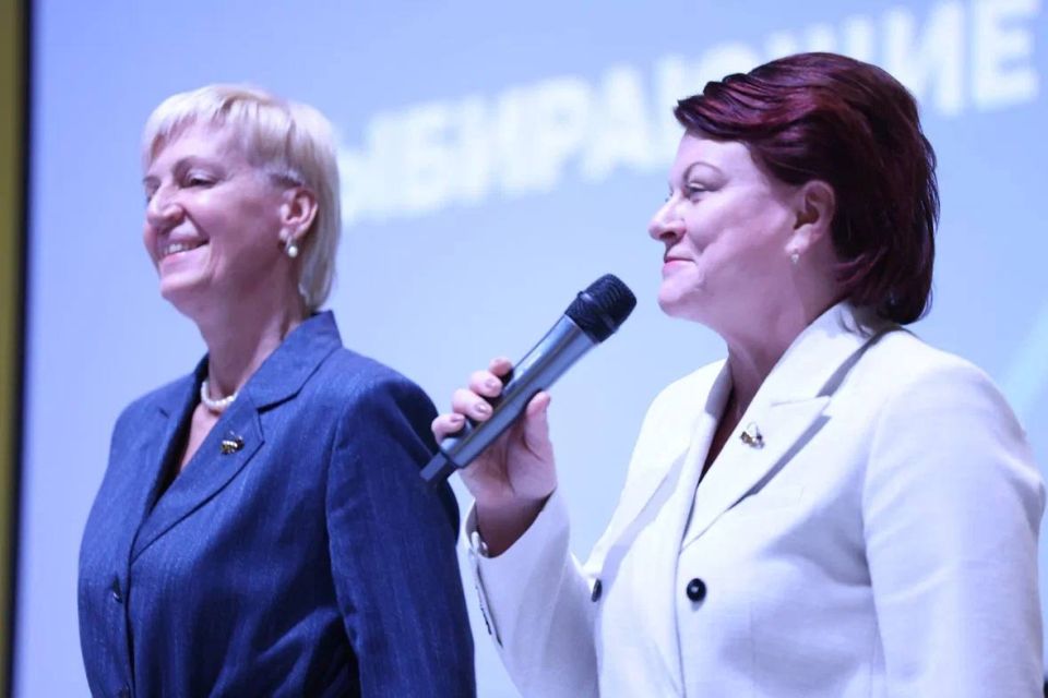 Дарья Лантратова: Активные женщины по всей стране готовят свои предложения в программу «Единой России» Дарья Лантратова: Активные женщины по всей стране готовят свои предложения в программу «Единой России»