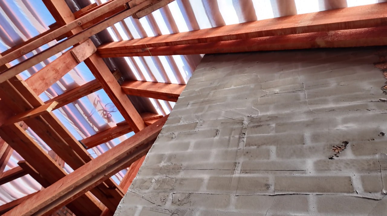 Ремонт кровли на Коцюбинского, 4 выполнен уже на 70% Ремонт кровли на Коцюбинского, 4 выполнен уже на 70%