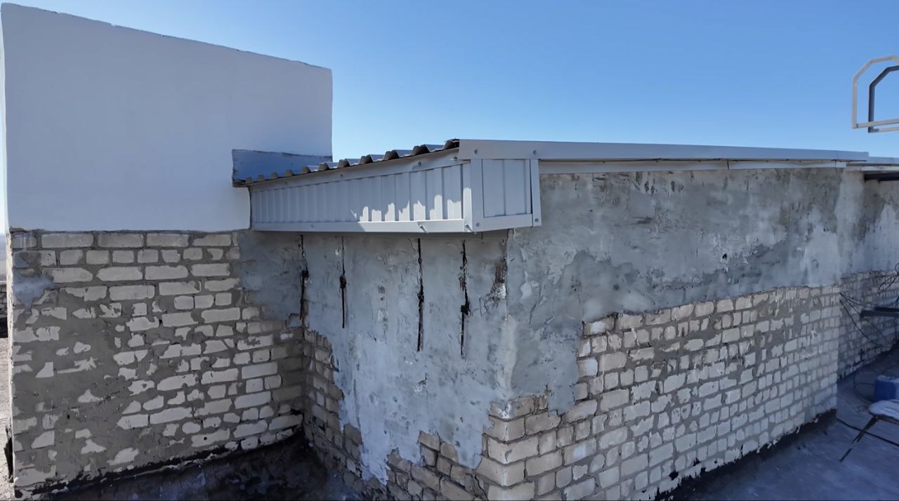 На Чкалова, 2 привели в порядок кровли над машинными отделениями