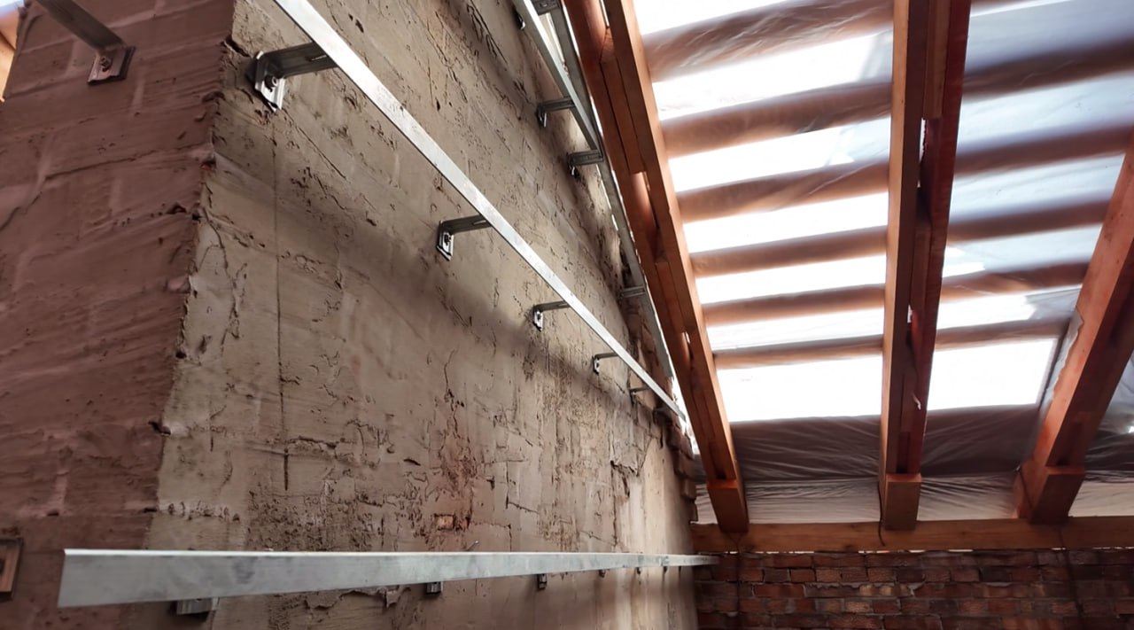 Ремонт кровли на Коцюбинского, 4 выполнен уже на 70% Ремонт кровли на Коцюбинского, 4 выполнен уже на 70%