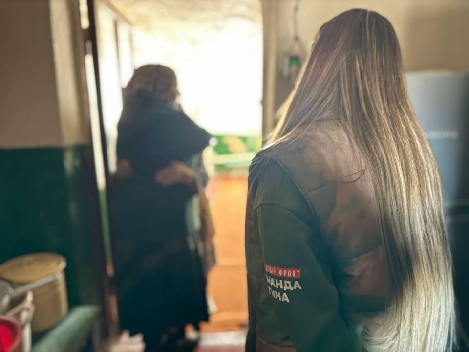 Народный фронт привез помощь в село Долгое Народный фронт привез помощь в село Долгое