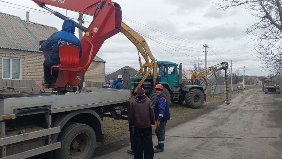 16.03.2026 года в пгт Михайловка произвелись работы по улучшению качества уличного освещения 16.03.2026 года в пгт Михайловка произвелись работы по улучшению качества уличного освещения