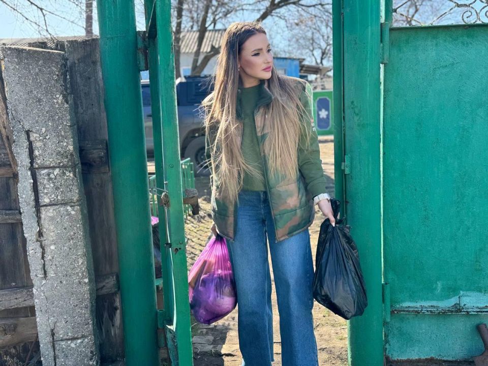 Народный фронт привез помощь в село Долгое Народный фронт привез помощь в село Долгое