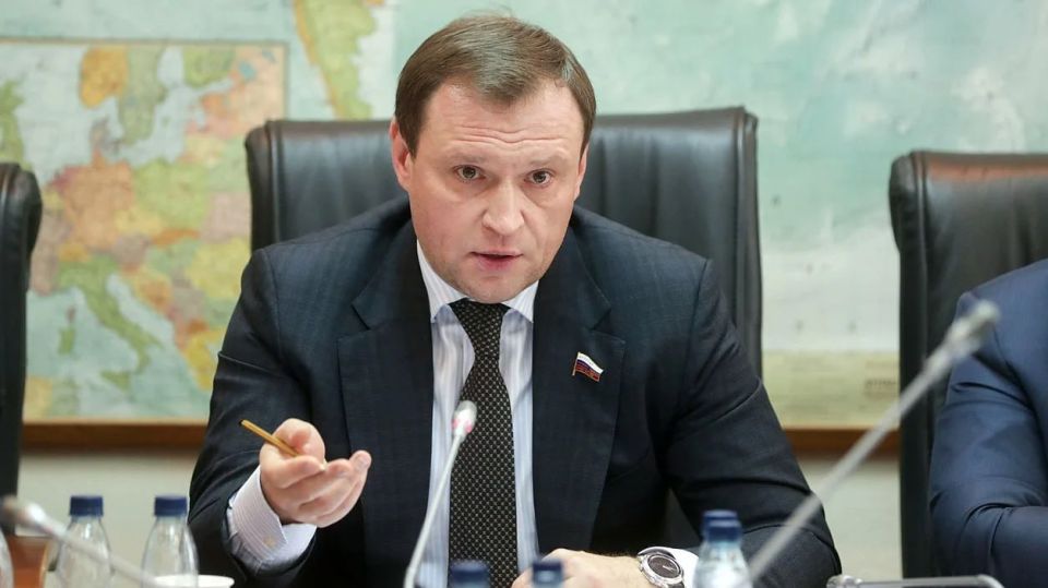 Владимир Якушев отметил успешную работу по развитию инфраструктуры Донбасса и Новороссии Владимир Якушев отметил успешную работу по развитию инфраструктуры Донбасса и Новороссии