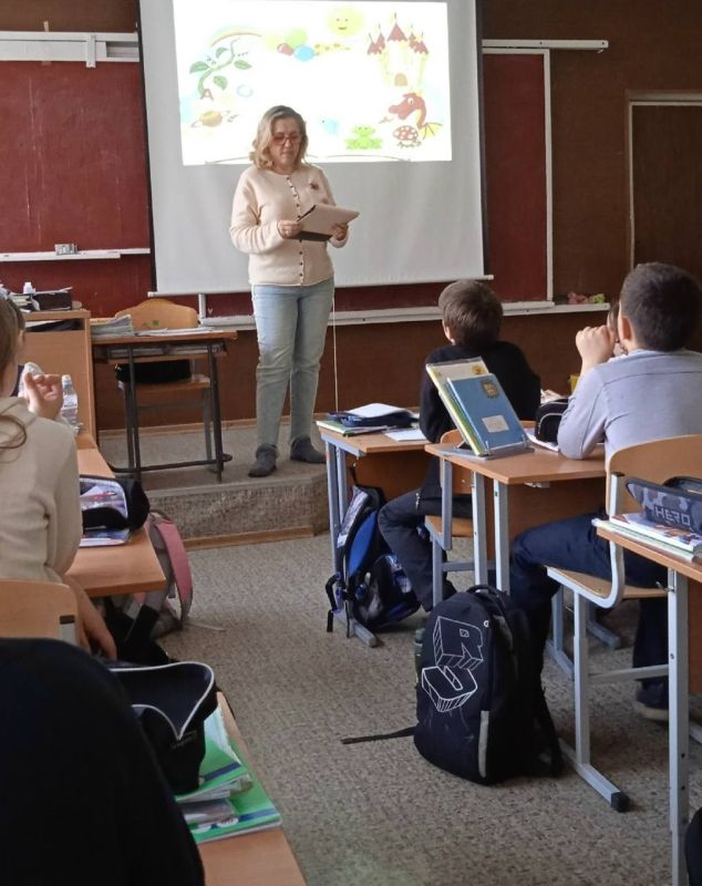 Информационно-познавательную беседу провели с учащимися школы Информационно-познавательную беседу провели с учащимися школы