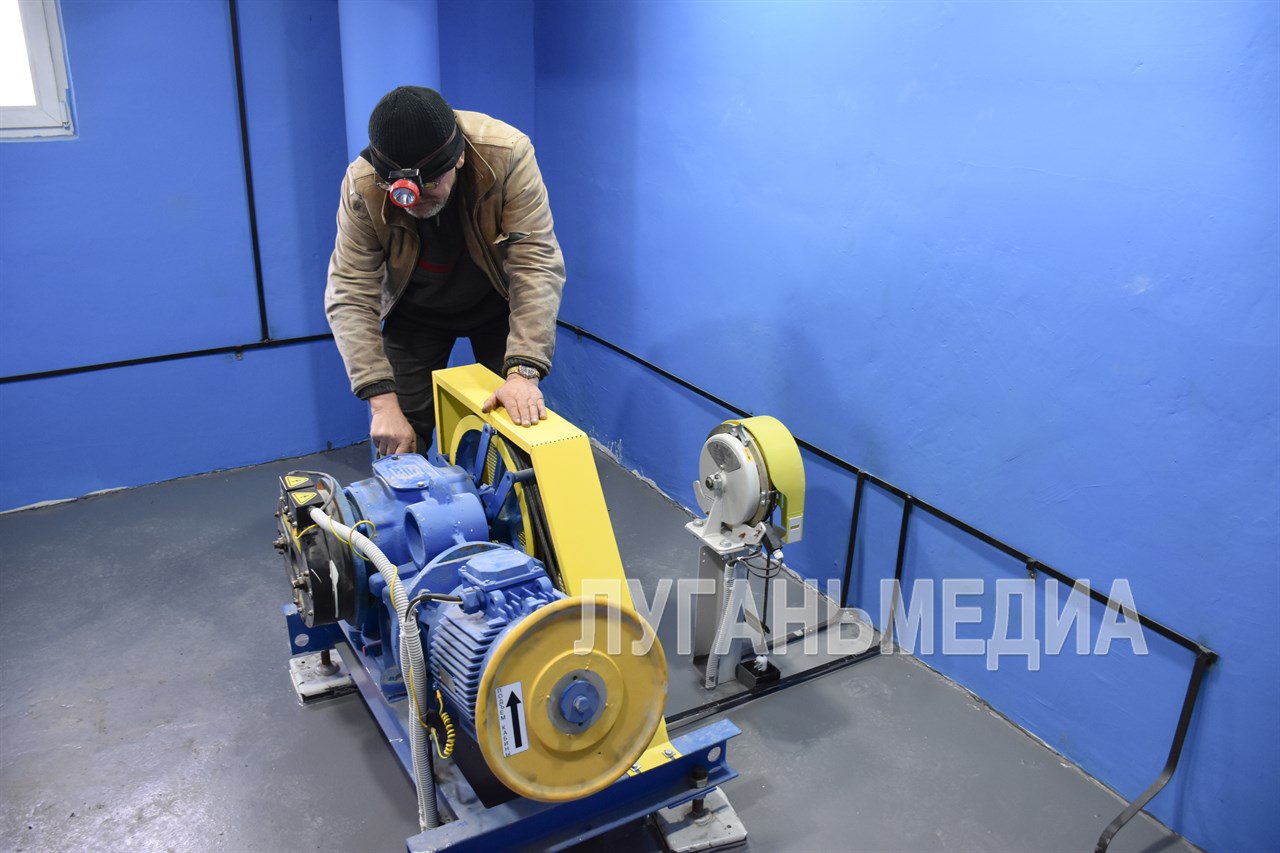 Пять новых лифтов установили в одном из краснолучских девятиэтажных домов Пять новых лифтов установили в одном из краснолучских девятиэтажных домов