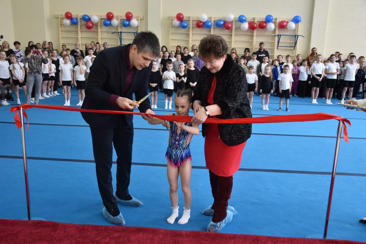 В Стаханове после капитального обновления распахнул двери зал спортивной акробатики В Стаханове после капитального обновления распахнул двери зал спортивной акробатики