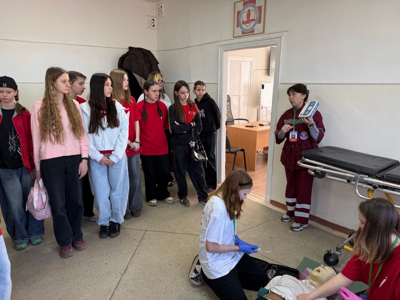 Профориентационная экскурсия на скорую помощь для 20 школьников прошла в Алчевском филиале Луганского центра медицины катастроф Профориентационная экскурсия на скорую помощь для 20 школьников прошла в Алчевском филиале Луганского центра медицины катастроф