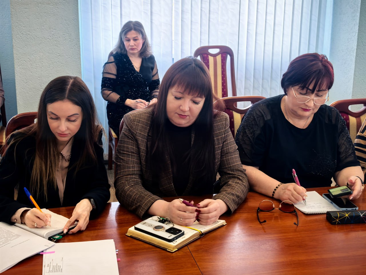 Сергей Козенко: Сегодня провел расширенное аппаратное совещание с руководителями структурных подразделений Администрации и начальниками управления и отделов по жизнеобеспечению Краснодонского муниципального округа Сергей Козенко: Сегодня провел расширенное аппаратное совещание с руководителями структурных подразделений Администрации и начальниками управления и отделов по жизнеобеспечению Краснодонского муниципального округа