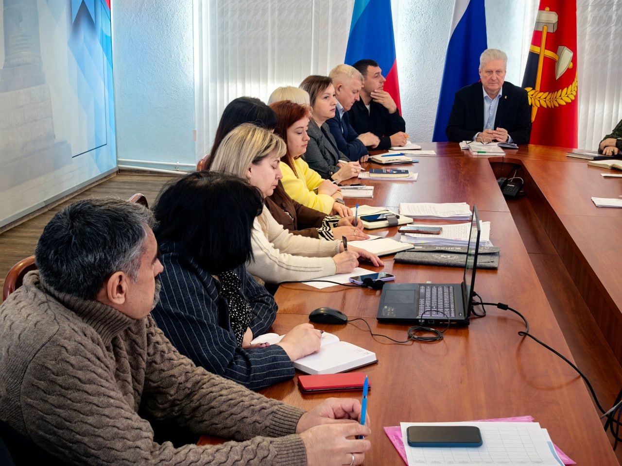 Сергей Козенко: Сегодня провел расширенное аппаратное совещание с руководителями структурных подразделений Администрации и начальниками управления и отделов по жизнеобеспечению Краснодонского муниципального округа Сергей Козенко: Сегодня провел расширенное аппаратное совещание с руководителями структурных подразделений Администрации и начальниками управления и отделов по жизнеобеспечению Краснодонского муниципального округа