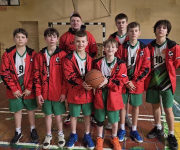 Спортсмены из города Молодогвардейска стали победителями товарищеской встречи по баскетболу