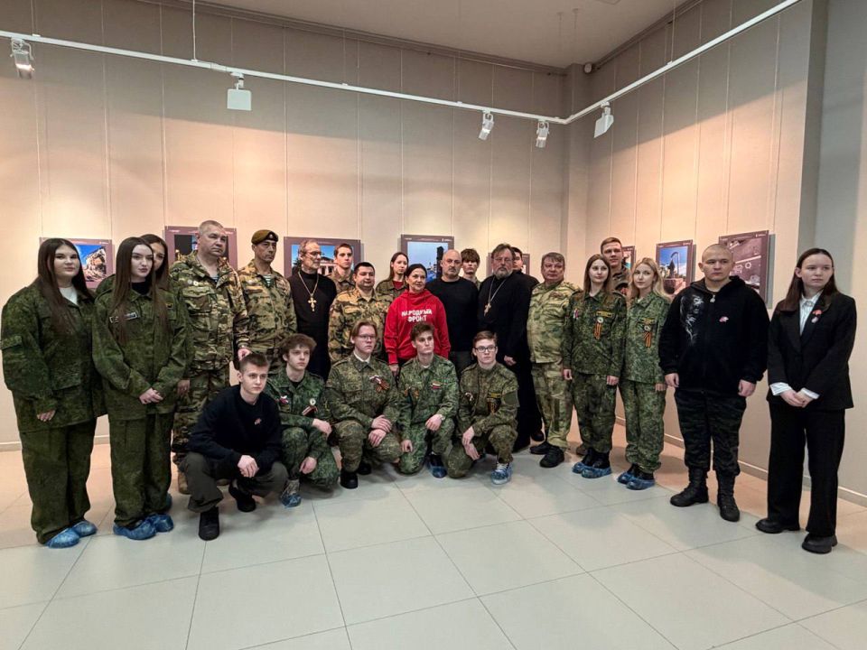 Александр Малькевич: 1111 Дневник военкора: в Саранске открылась фотовыставка Александра Малькевича «СВО: мир и война глазами очевидца» Александр Малькевич: 1111 Дневник военкора: в Саранске открылась фотовыставка Александра Малькевича «СВО: мир и война глазами очевидца»