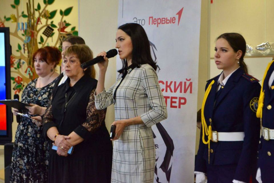 Сегодня в школе имени лётчика-космонавта Г.Т. Берегового состоялось торжественное открытие «Парты Героя» в честь советской лётчицы Валентины Степановны Гризодубовой Сегодня в школе имени лётчика-космонавта Г.Т. Берегового состоялось торжественное открытие «Парты Героя» в честь советской лётчицы Валентины Степановны Гризодубовой