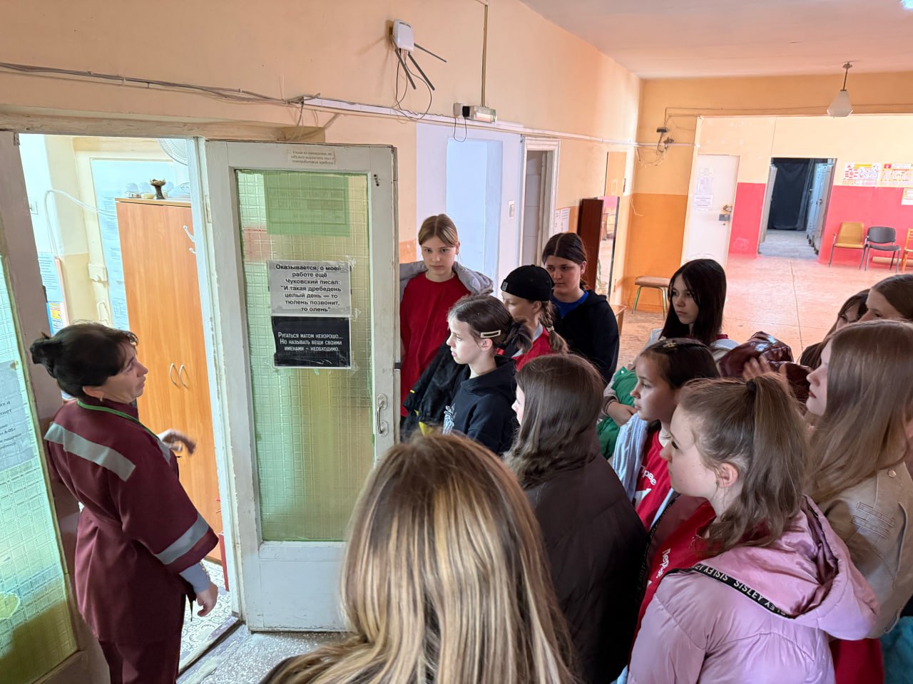 Профориентационная экскурсия на скорую помощь для 20 школьников прошла в Алчевском филиале Луганского центра медицины катастроф Профориентационная экскурсия на скорую помощь для 20 школьников прошла в Алчевском филиале Луганского центра медицины катастроф